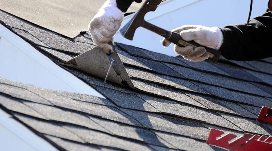 Professional Flat Roofing Installation in Hayesville, IA